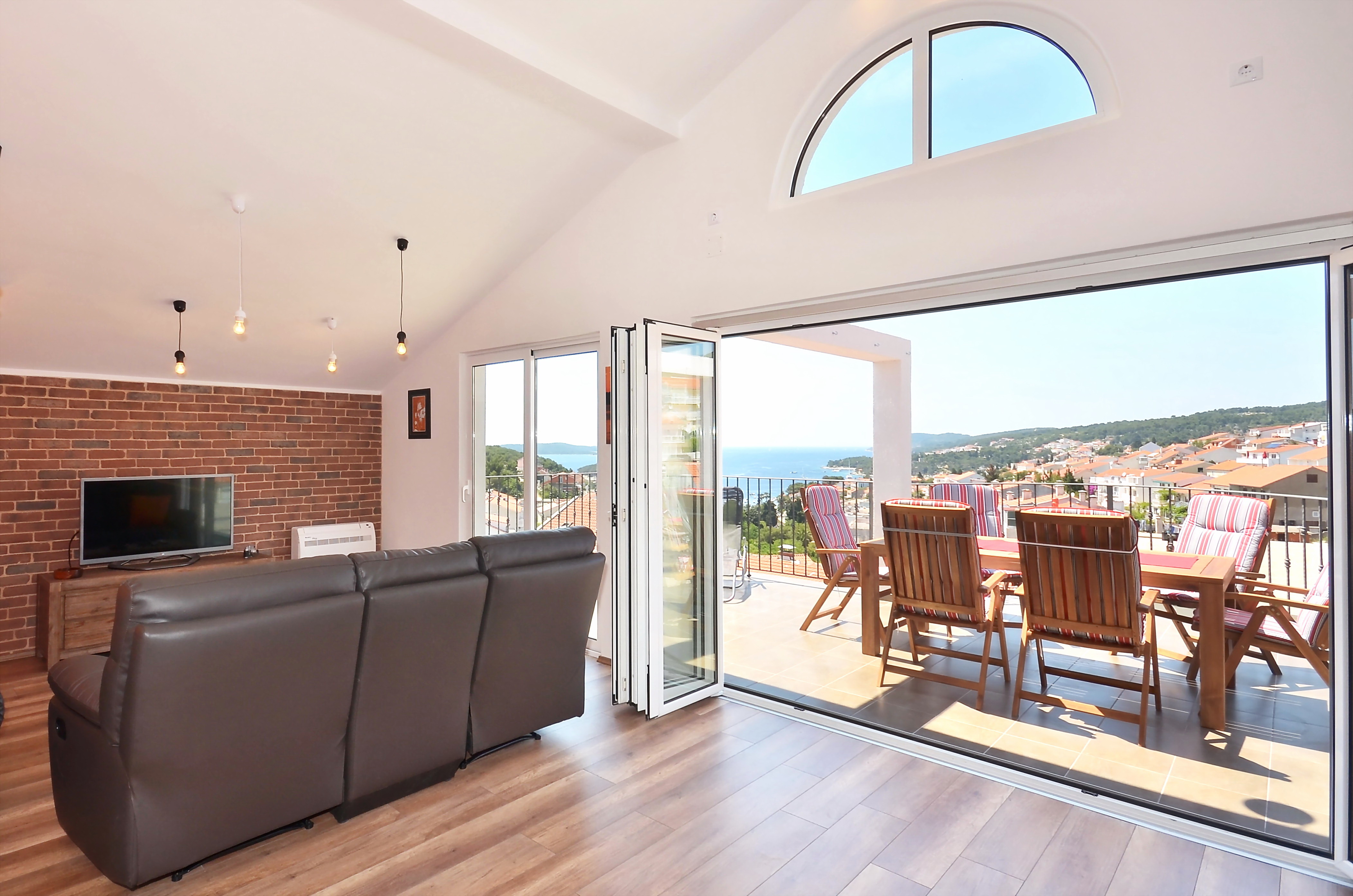 PENTHOUSE with SPECTACULAR SEA VIEW Apartments for Rent