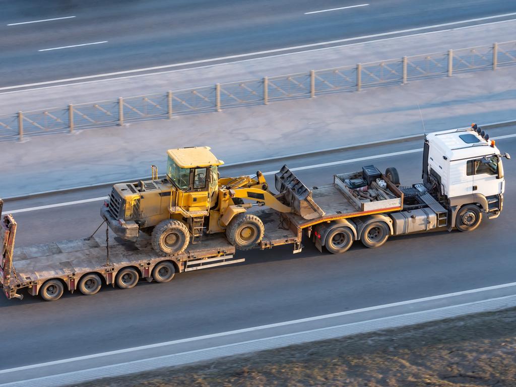 Choosing the Best Heavy Equipment Haulers Trucking Companies
