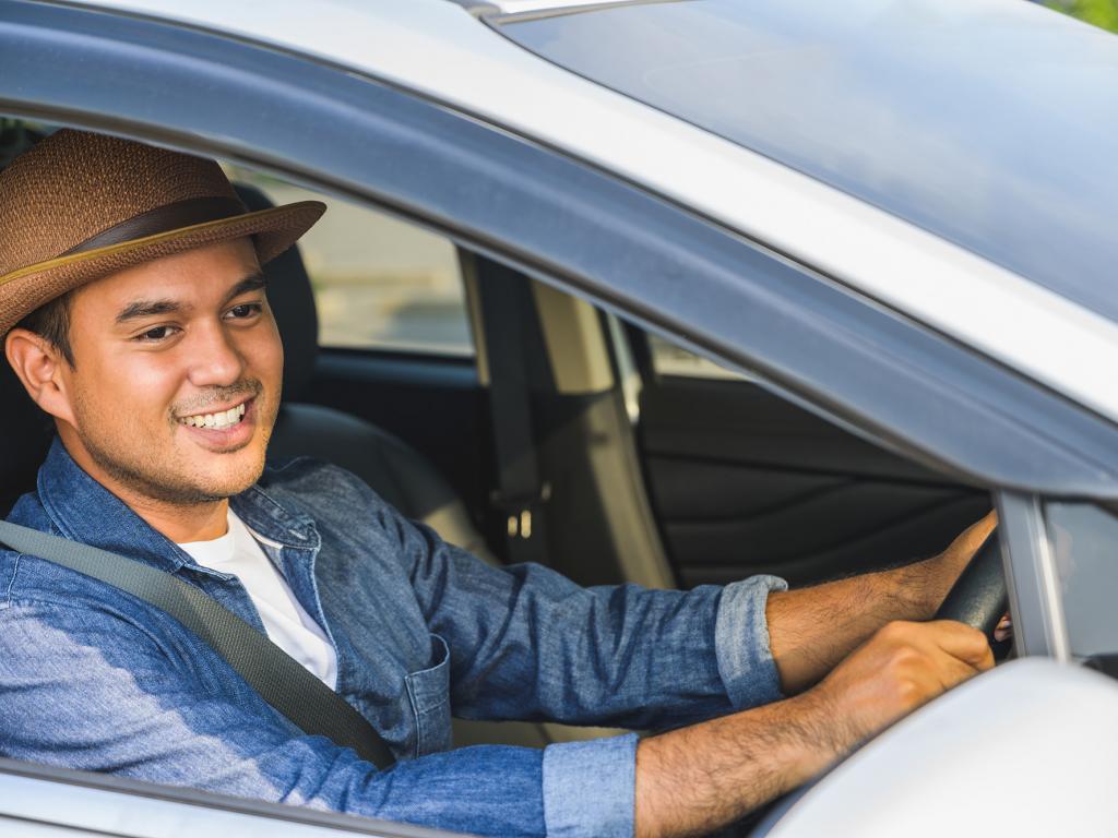 Pros and Cons of Using a Driveaway Service