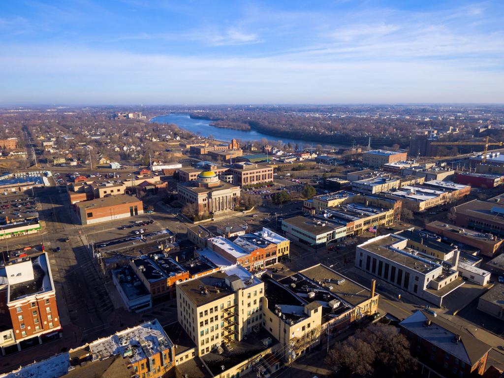Cost Of Shipping A Car To or From St. Cloud, MN Rate Quotes