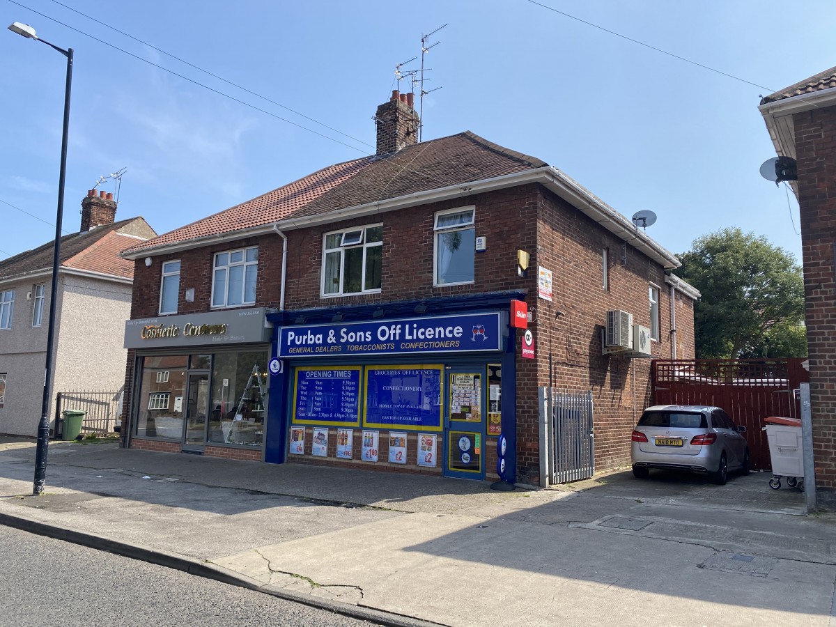 Convenience Store & Beautifully Presented 4 Bed Property A1