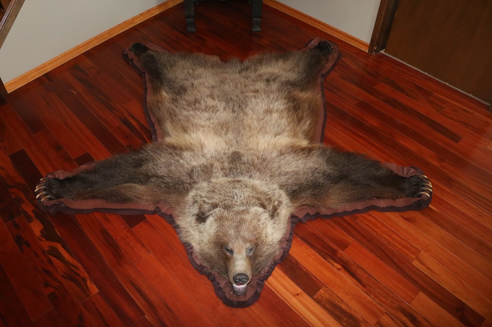 Grizzly Bear Rug P&D International Furtraders