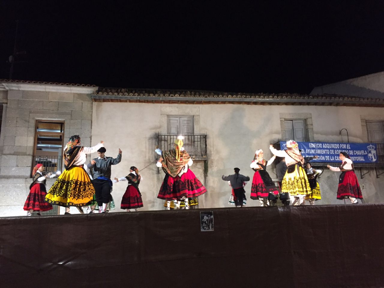 Éxito del IV Encuentro de Bailes Regionales de Robledo de Chavela A21