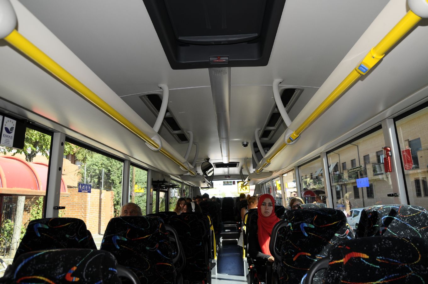 Sevilla la Nueva duplica los horarios de autobuses en los que se