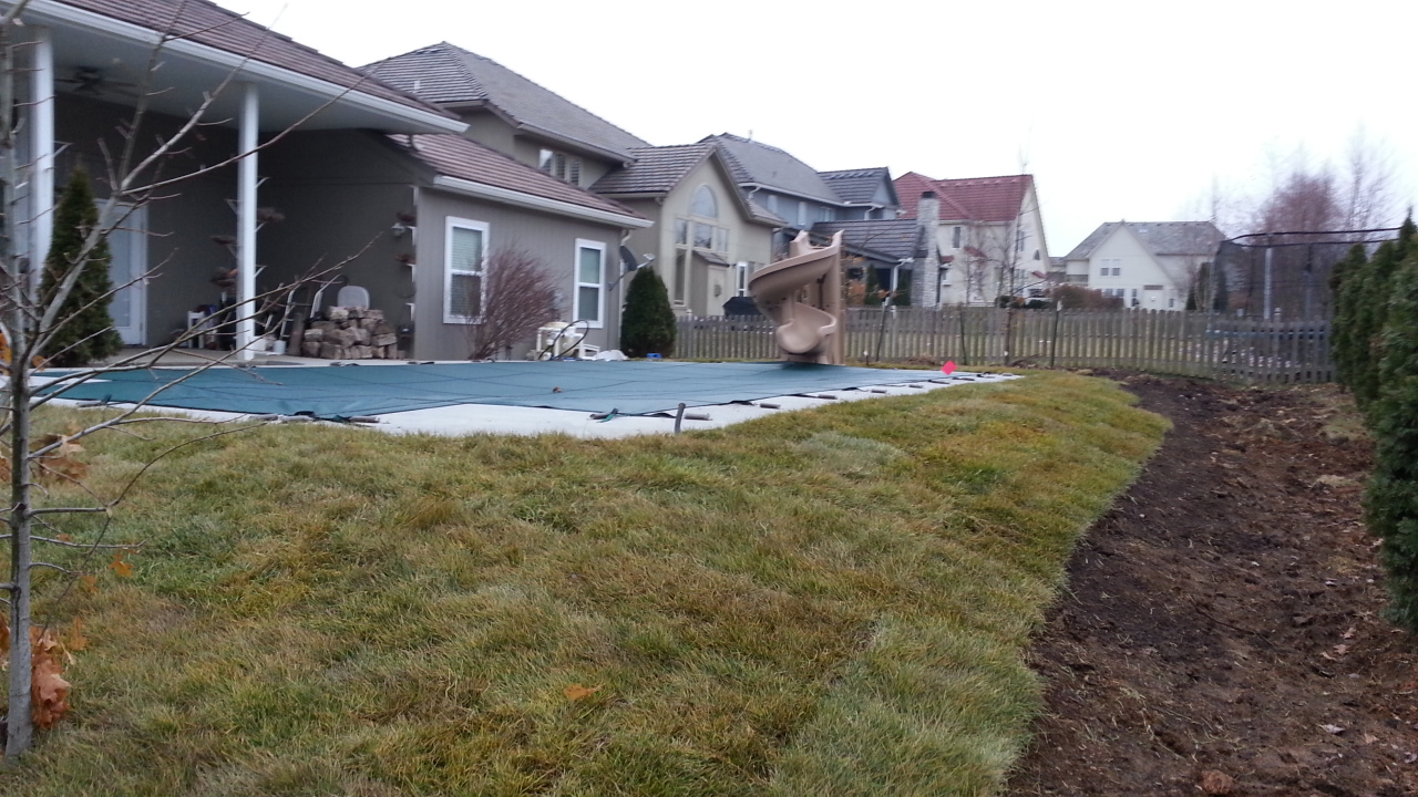 Pool with Grass Surrounding in Lenexa KS A2D Landscape and Design