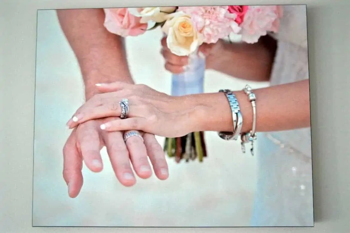 How To Choose Wood, Metal, Canvas Or Acrylic For Your Photographs