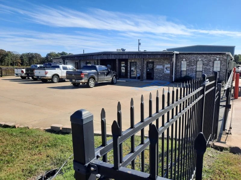 STORAGE UNIT FACILITY GALLERY AAAA Safe Storage Batesville MS