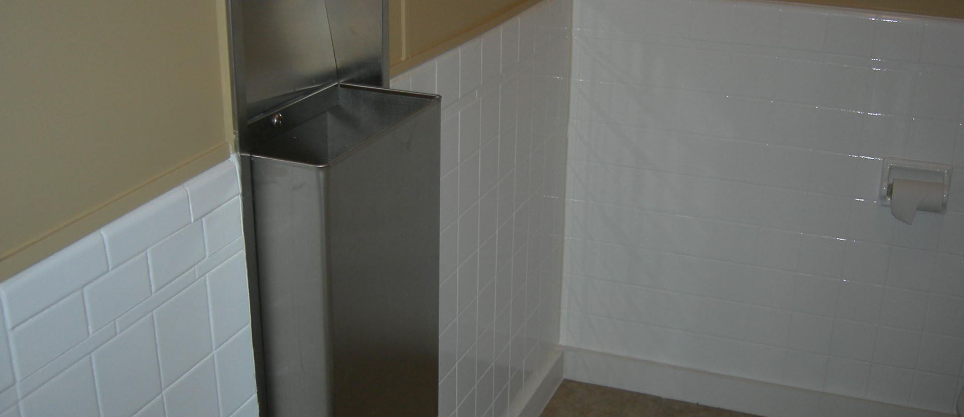 Bathtub / Shower Refinishing Omaha Electrostatic Painting, Bathtub