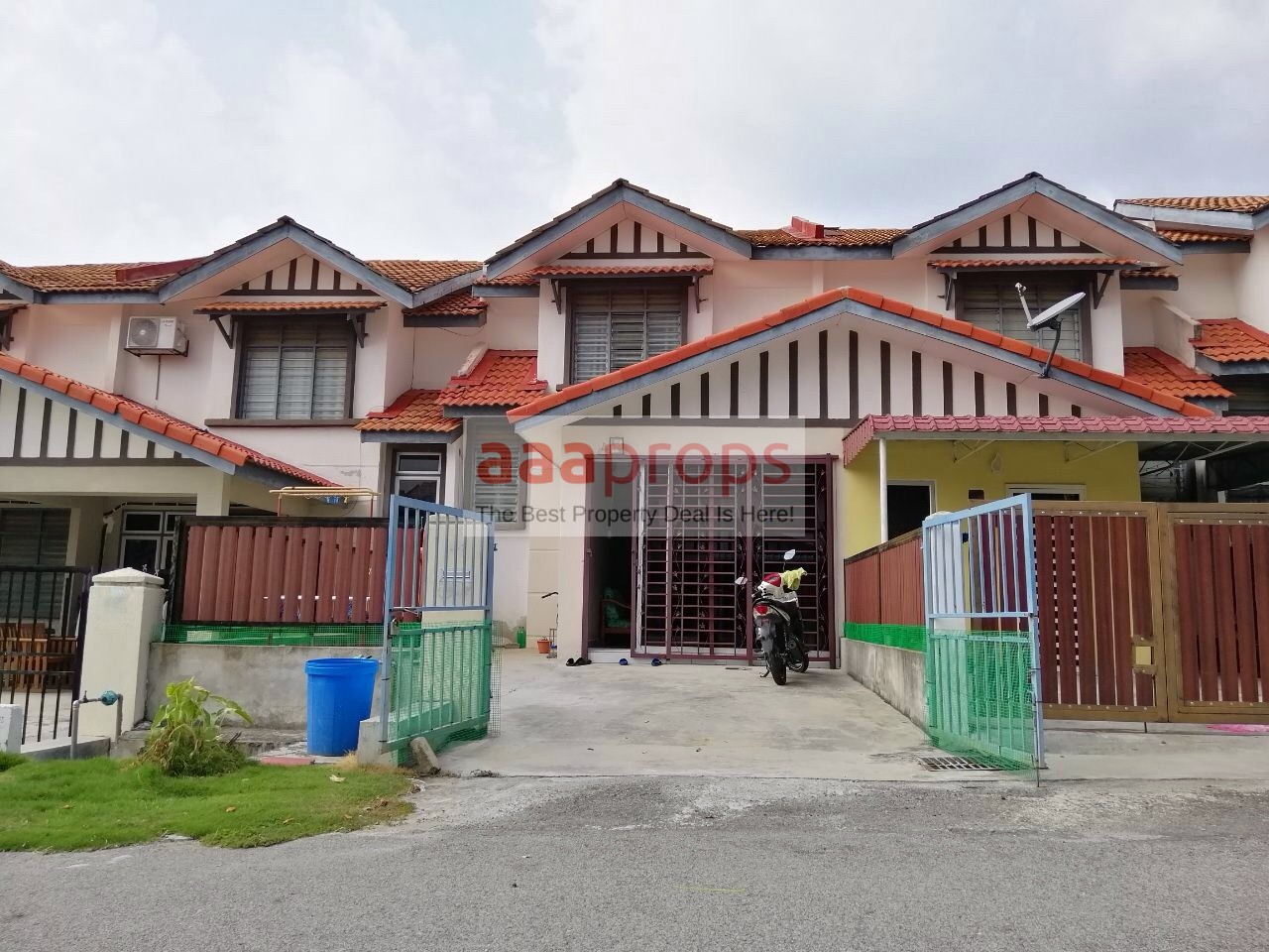 DOUBLE STOREY TERRACE TAMAN SALAK PERDANA, BANDAR BARU