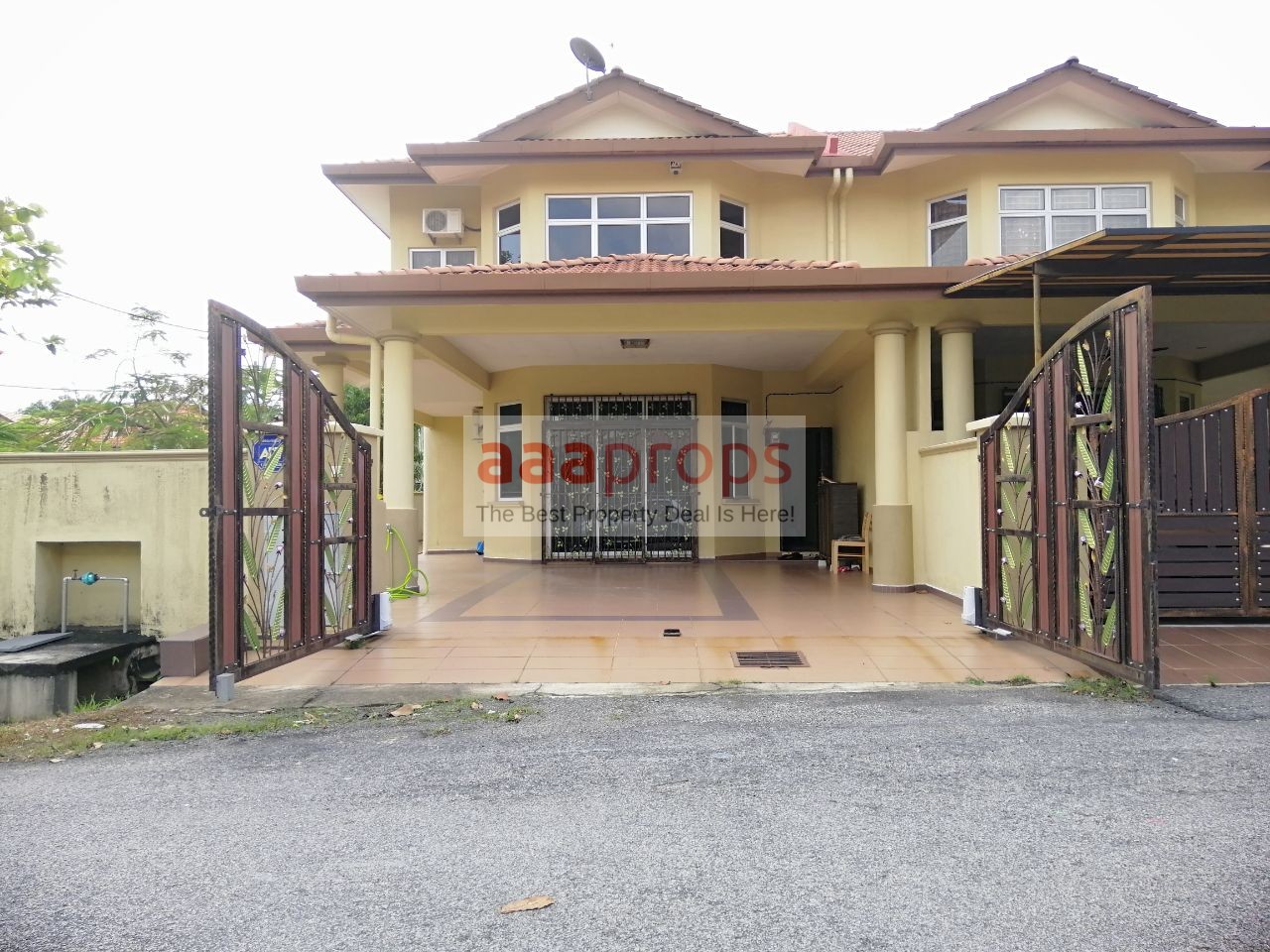 Double Storey SemiD Corner Lot Taman Dahlia, Bandar