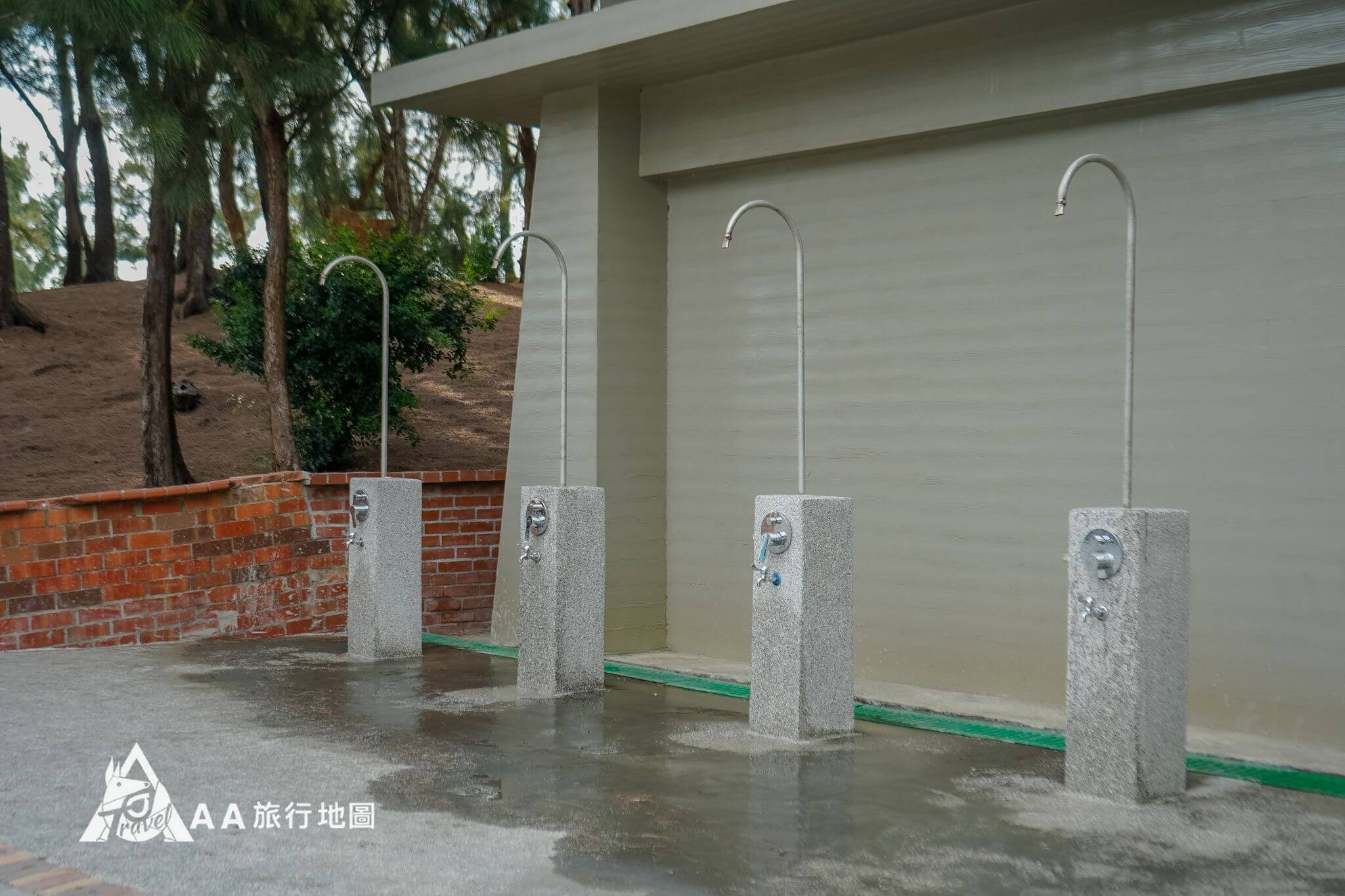 Sanjoron beach shower
