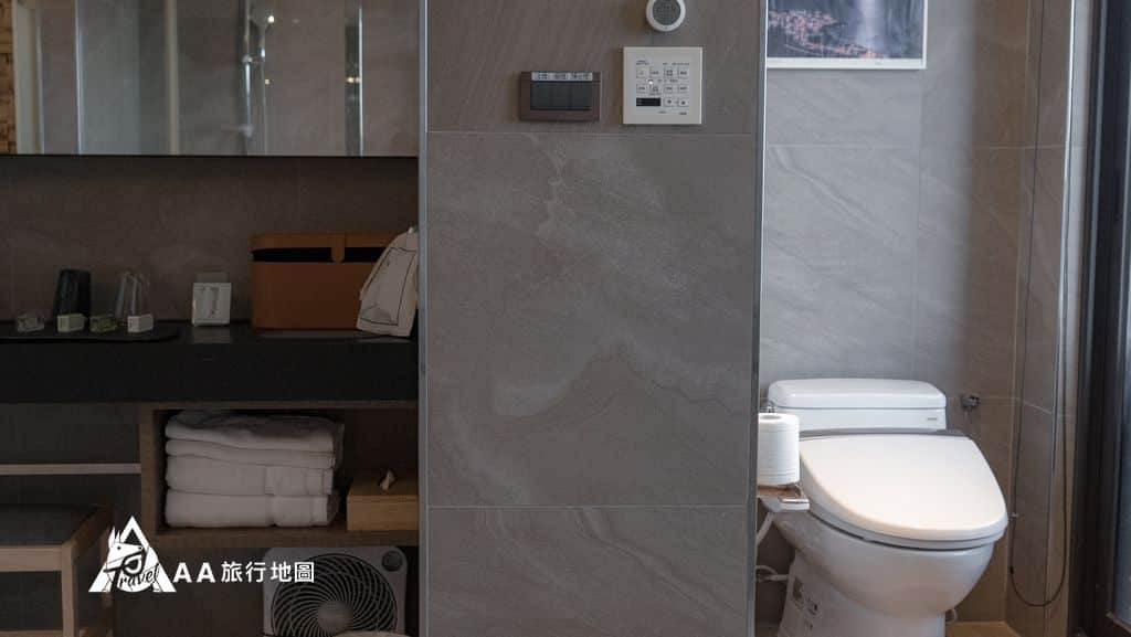 あなたはいつもこのトイレとドレッサーに住みたいと思うでしょう