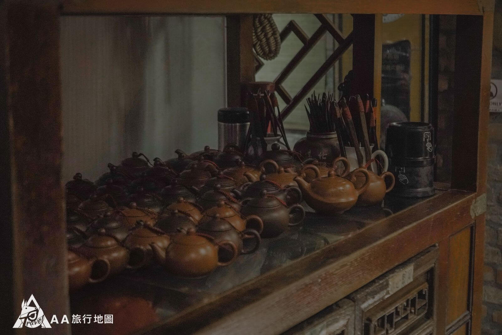 A-Mei Tea House has a lot of kung fu tea teapots