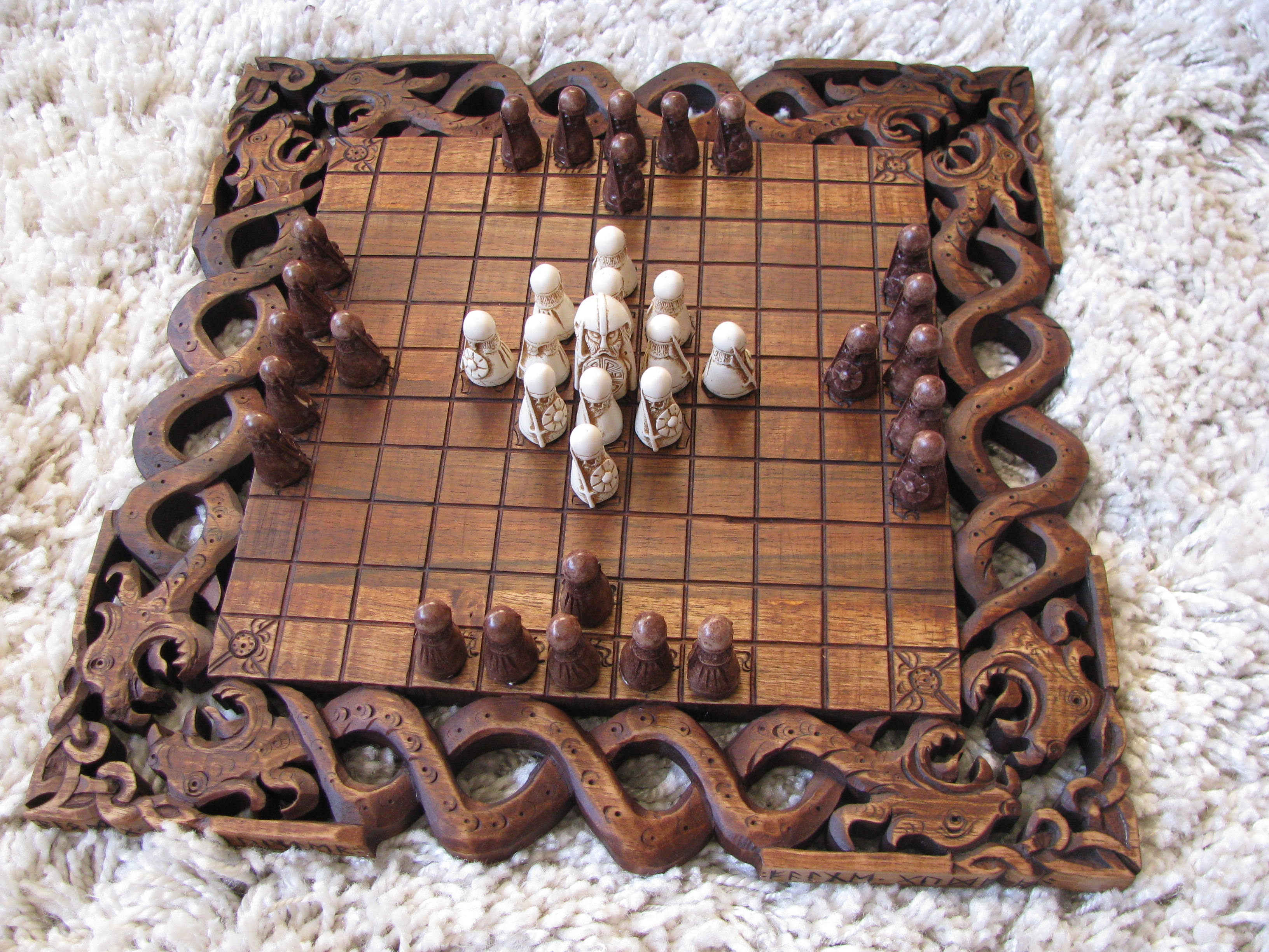 Hnefatafl photo gallery Tablut Viking board game Viking Chess