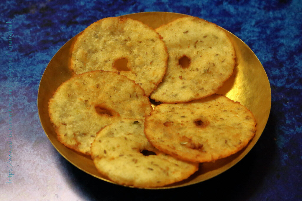 Andhra Kobbari Garelu Rice Flour & Coconut Vada Thenga Vada