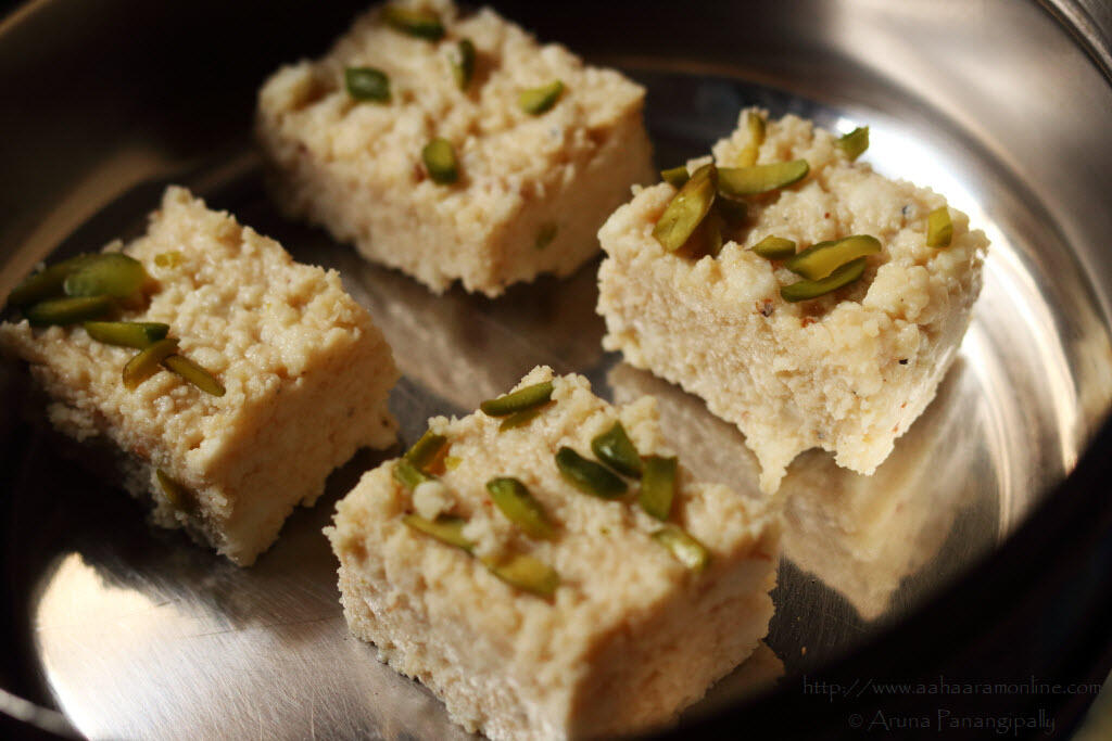 Quick and Easy Kalakand with Condensed Milk and Paneer ãhãram