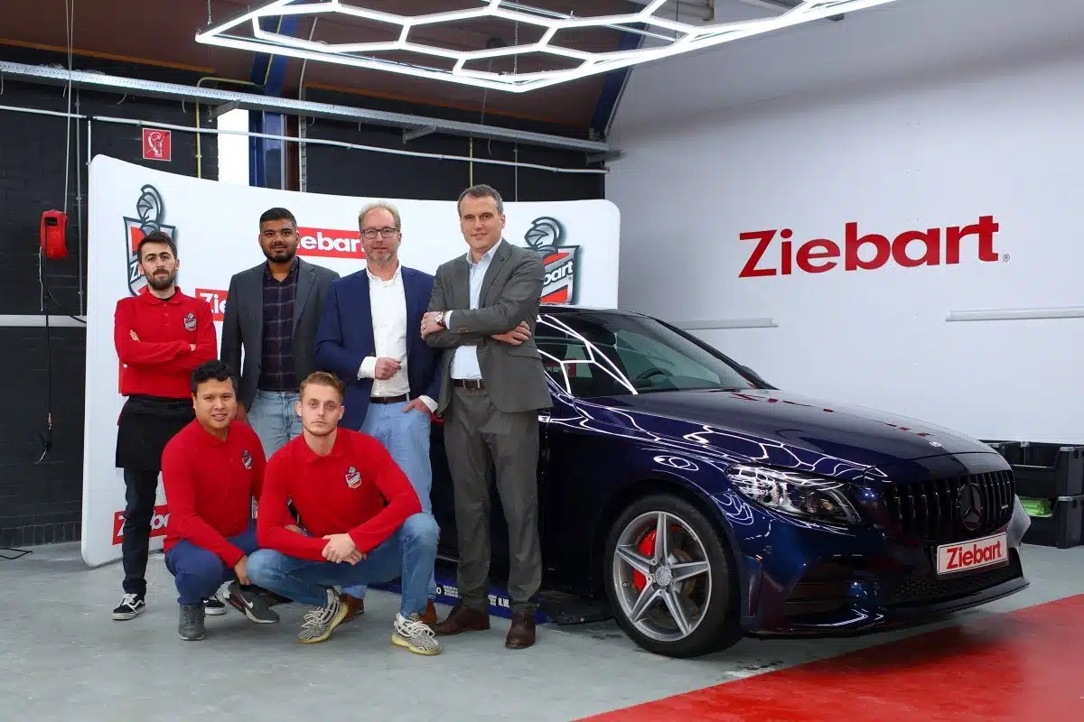 Ziebart brengt auto in 'showroom conditie' AALSMEERVANDAAG