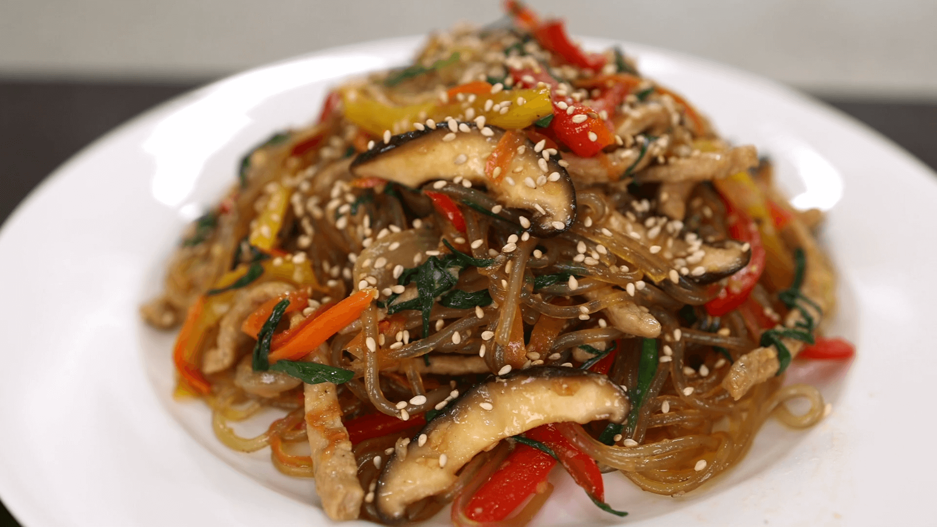 15 Minute Easy Japchae Recipe (Korean Glass Noodles) Aaron & Claire