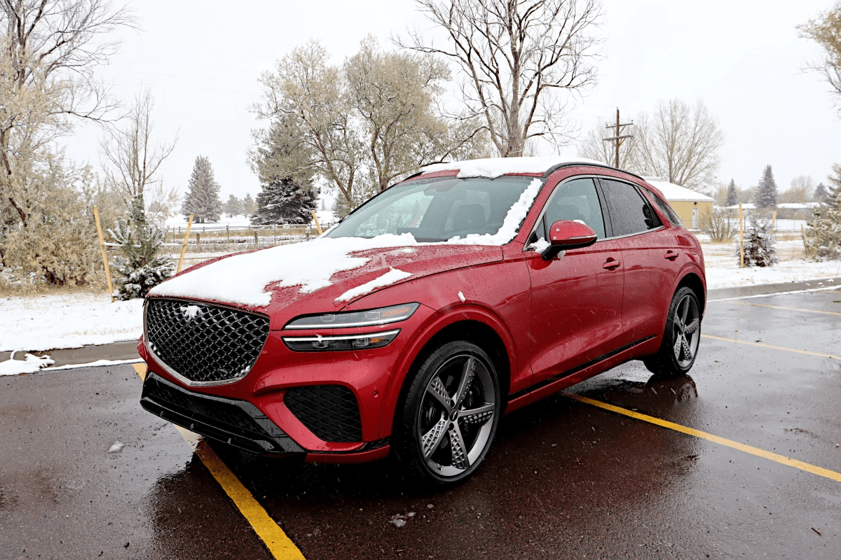 Review 2022 Genesis GV70 a new benchmark for small luxury crossovers Aaron on Autos