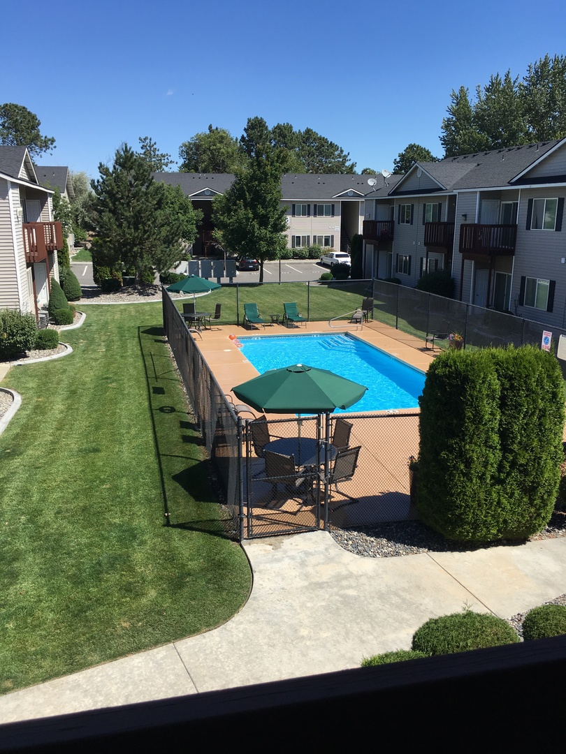 Search Availability at Aaron Ridge 1 and 2 Bedroom Apartments in