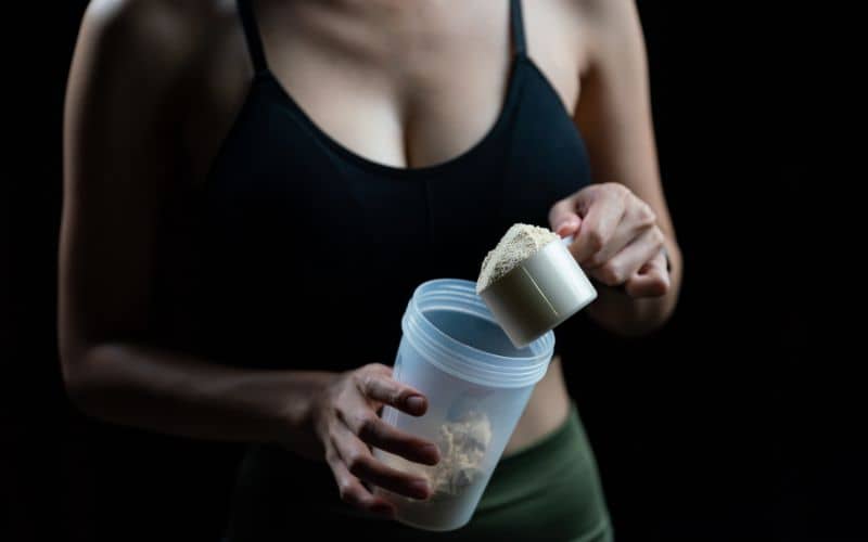 Pros and Cons of Meal Replacement Shakes [Is It Healthy?]