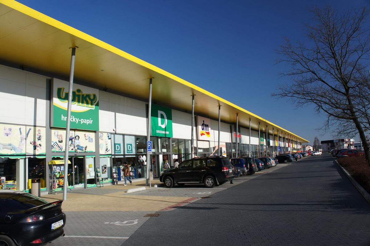 Obchodní centrum Stop Shop Tábor Abadia