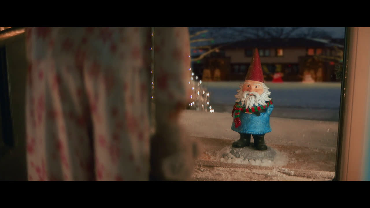 Travelocity The Roaming Gnome Holiday Carol Ad Commercial on TV