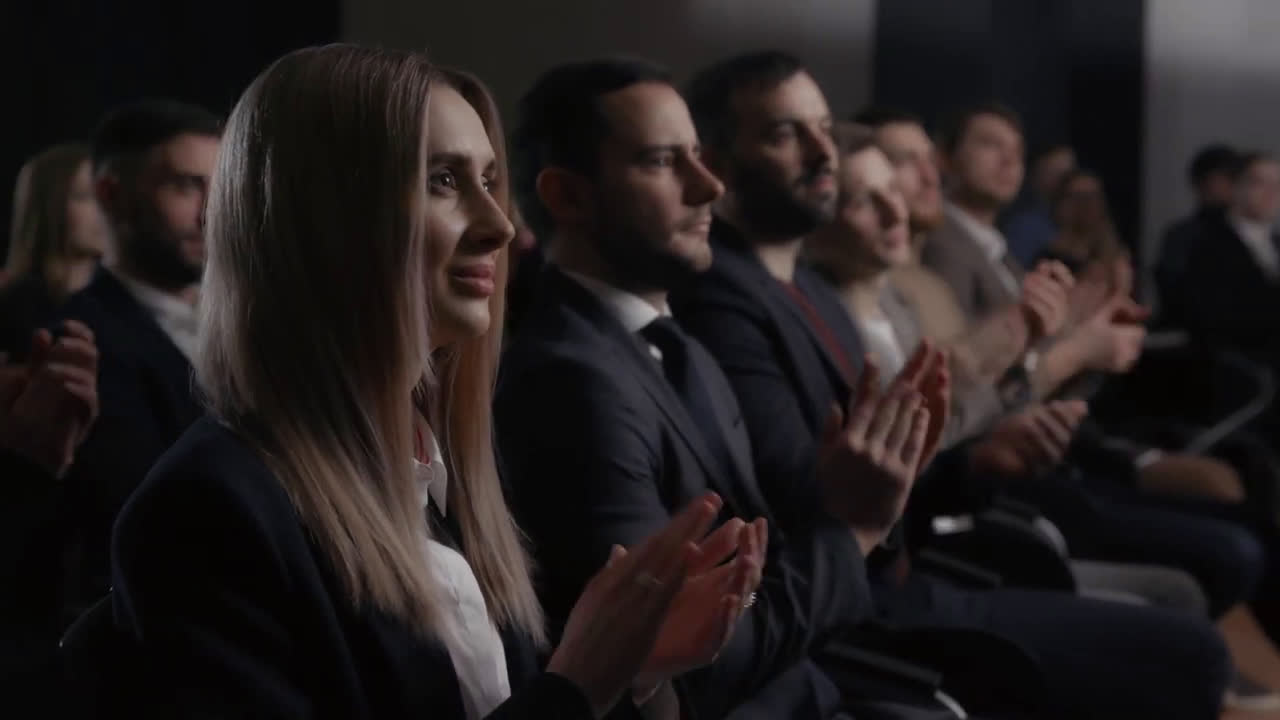 Wendy´s Big Reveal Event Ad Commercial on TV 2021