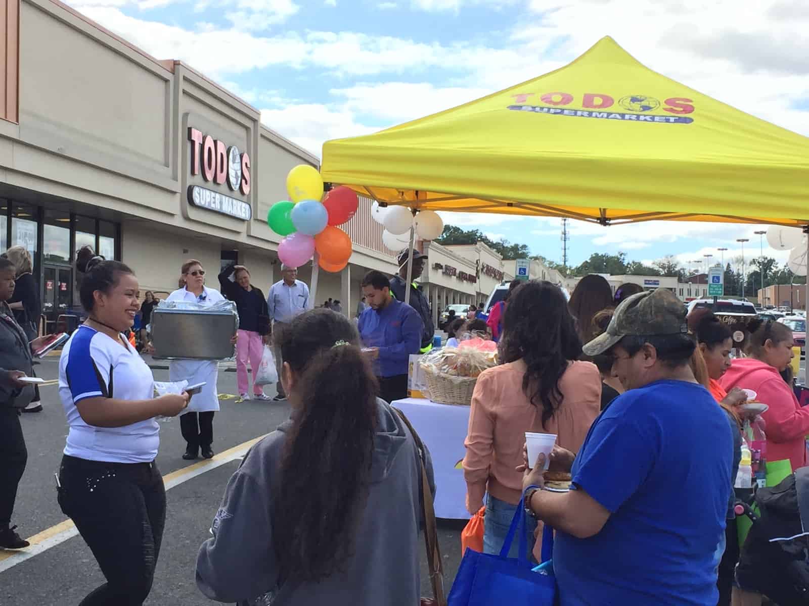 Todos Supermarket Celebrates 27 Years Serving the Virginia Community