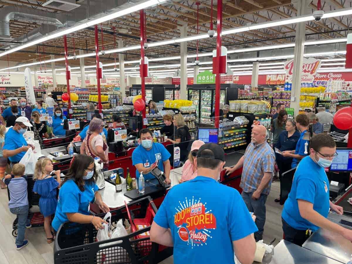 Grocery Outlet celebra la inauguración de su tienda número 400 en