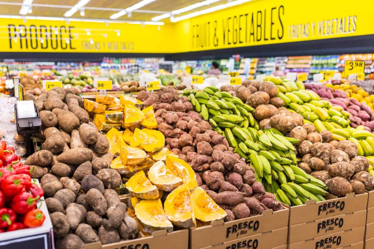 Fresco y Más Opens Two New Supermarkets in Deltona and Tampa Abasto