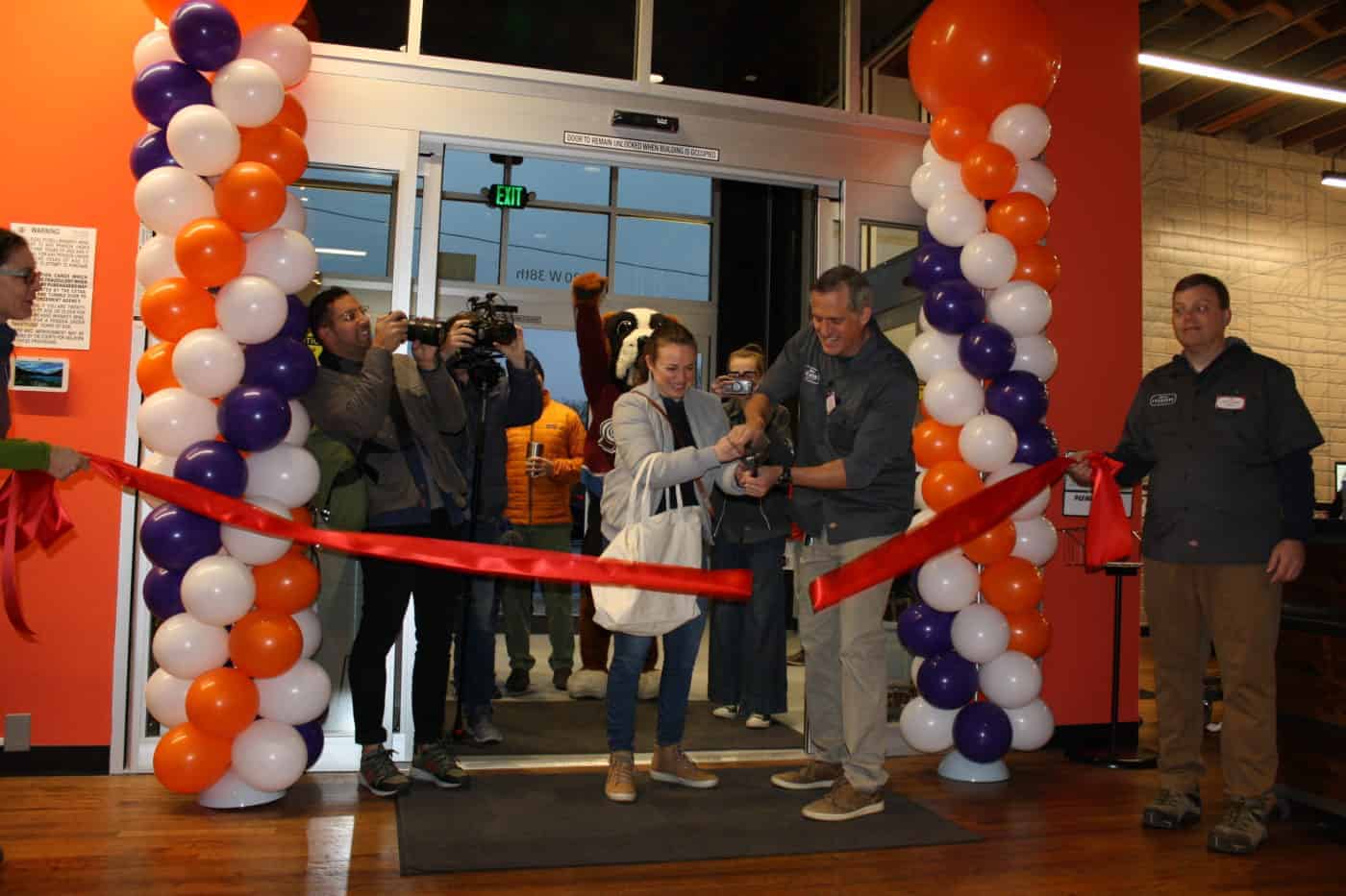 New Store Concept Leevers Locavore Debuts in Denver Abasto