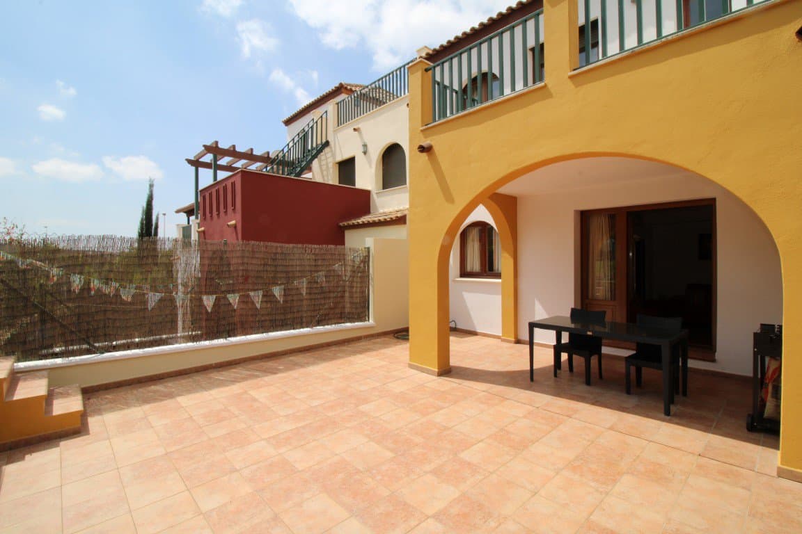 3 bedroom townhouse with gate access to communal gardens Estate Agents