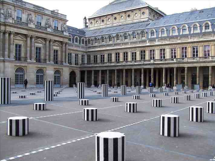 Where are Buren’s Columns located in Paris ? ABC