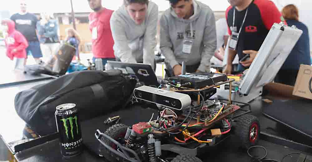 Corrida de robôs na Sabina Escola Parque do Conhecimento está com