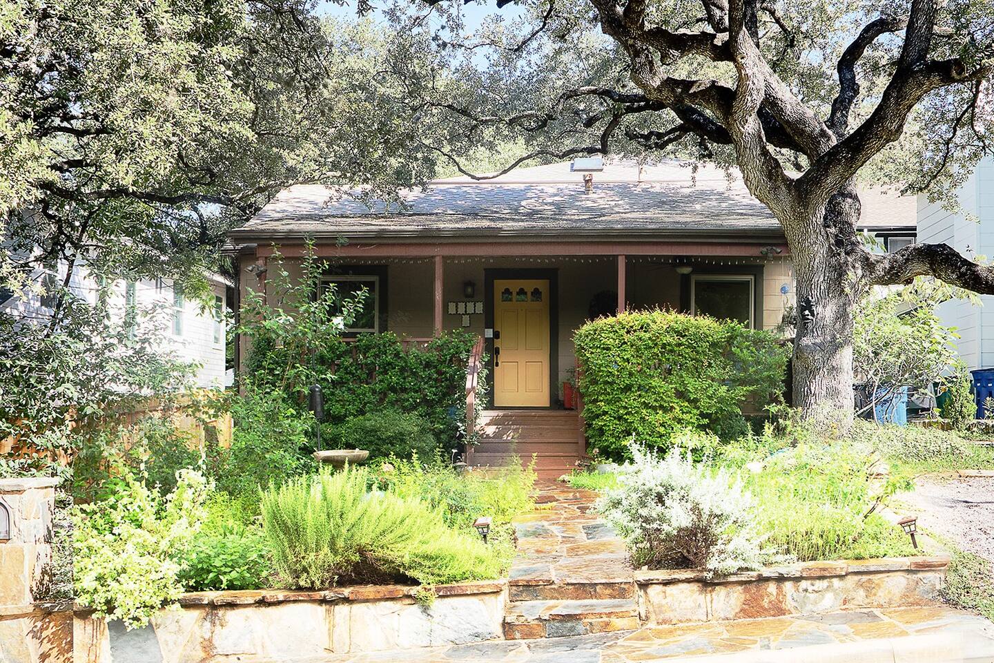 3 Tickets for 1 NIGHT AIRBNB STAY IN AUSTIN, TX. WITH CHEF PREPARED