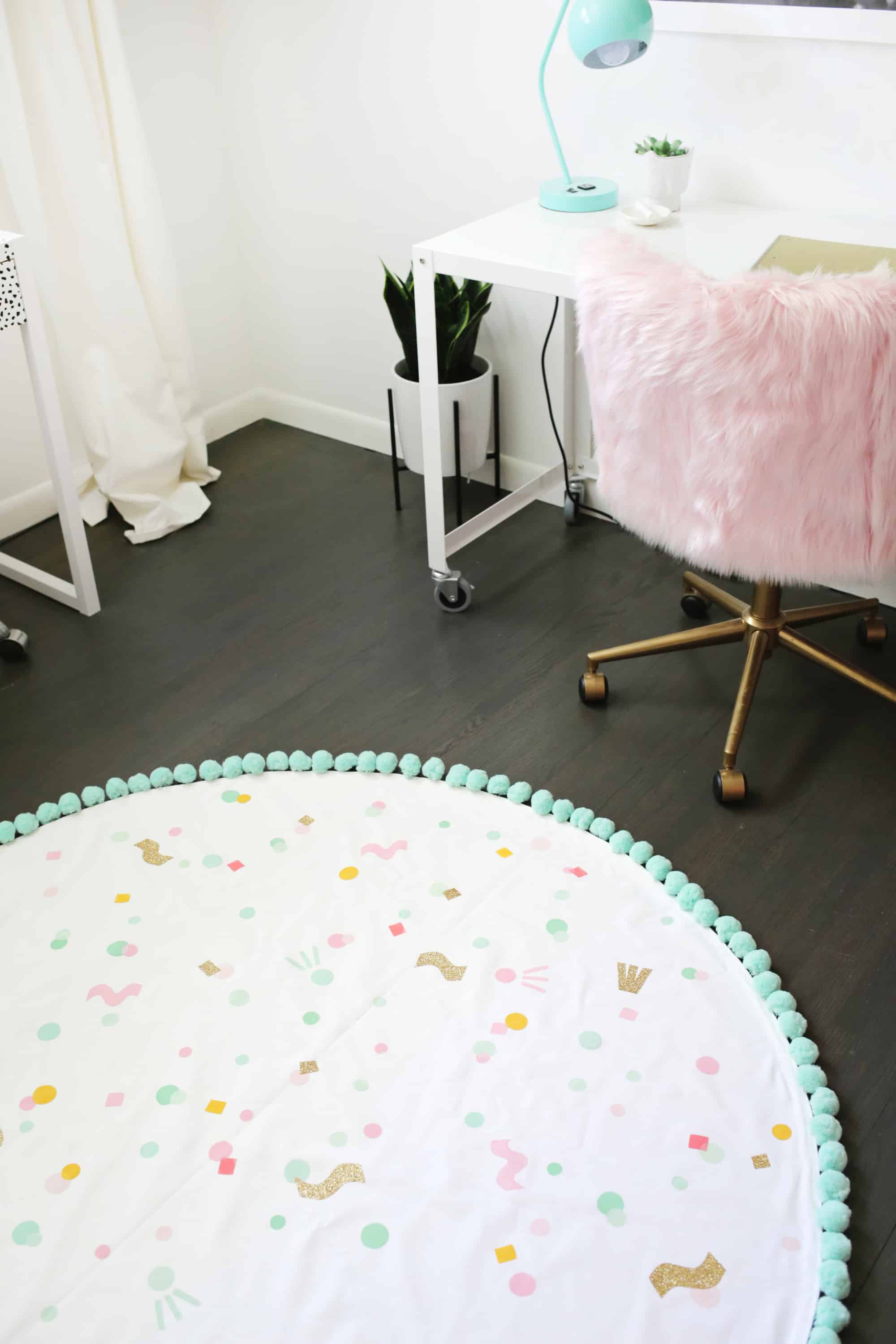 Washable Rug DIY! A Beautiful Mess