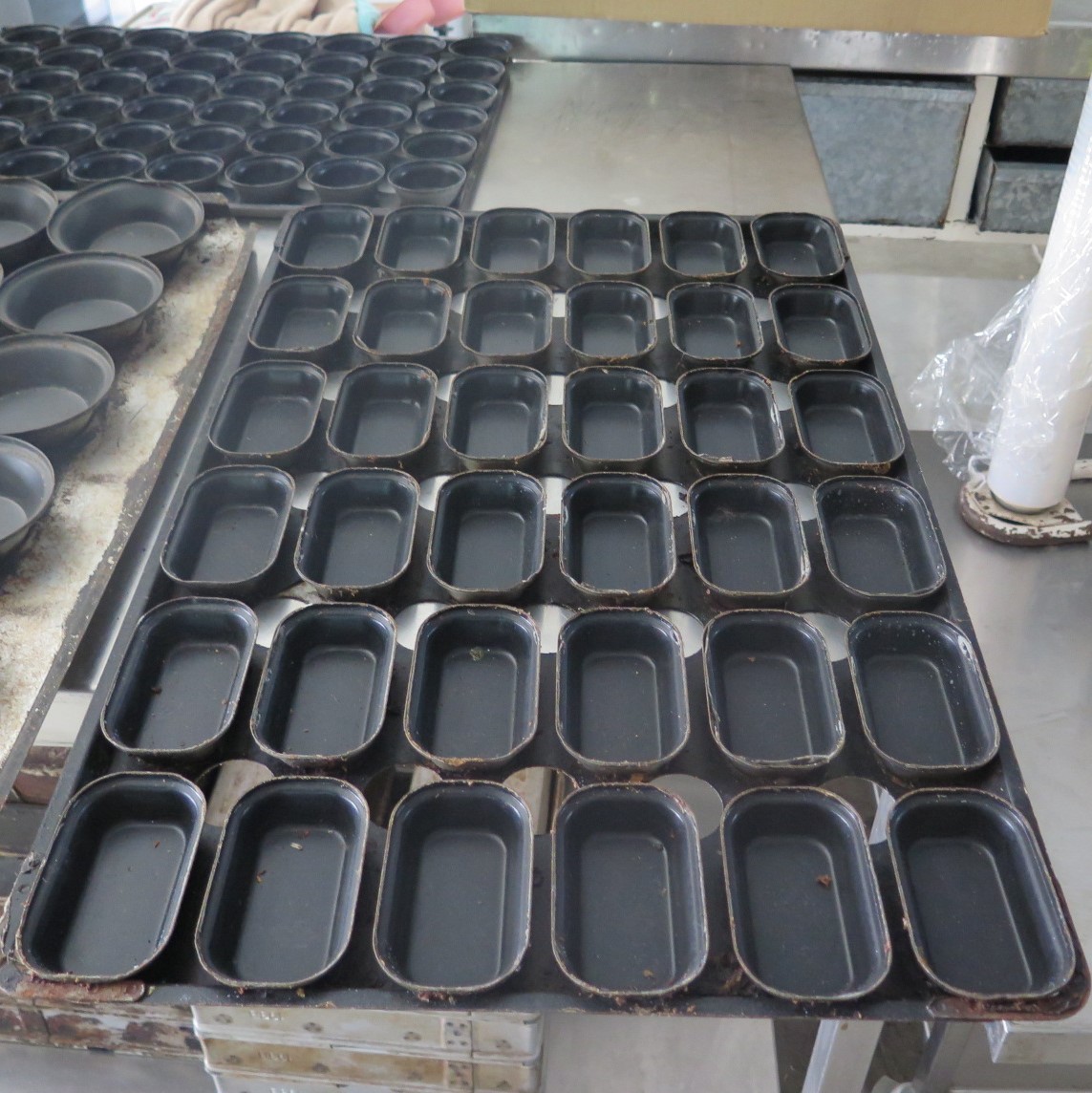 Custom Oblong Self Cutting 18″ Pie Trays 20AC019 » Australian Bakery