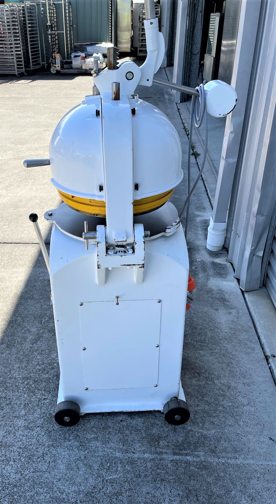 Sinmag Bun Divider Rounder 21BD004 » Australian Bakery Equipment Supplies