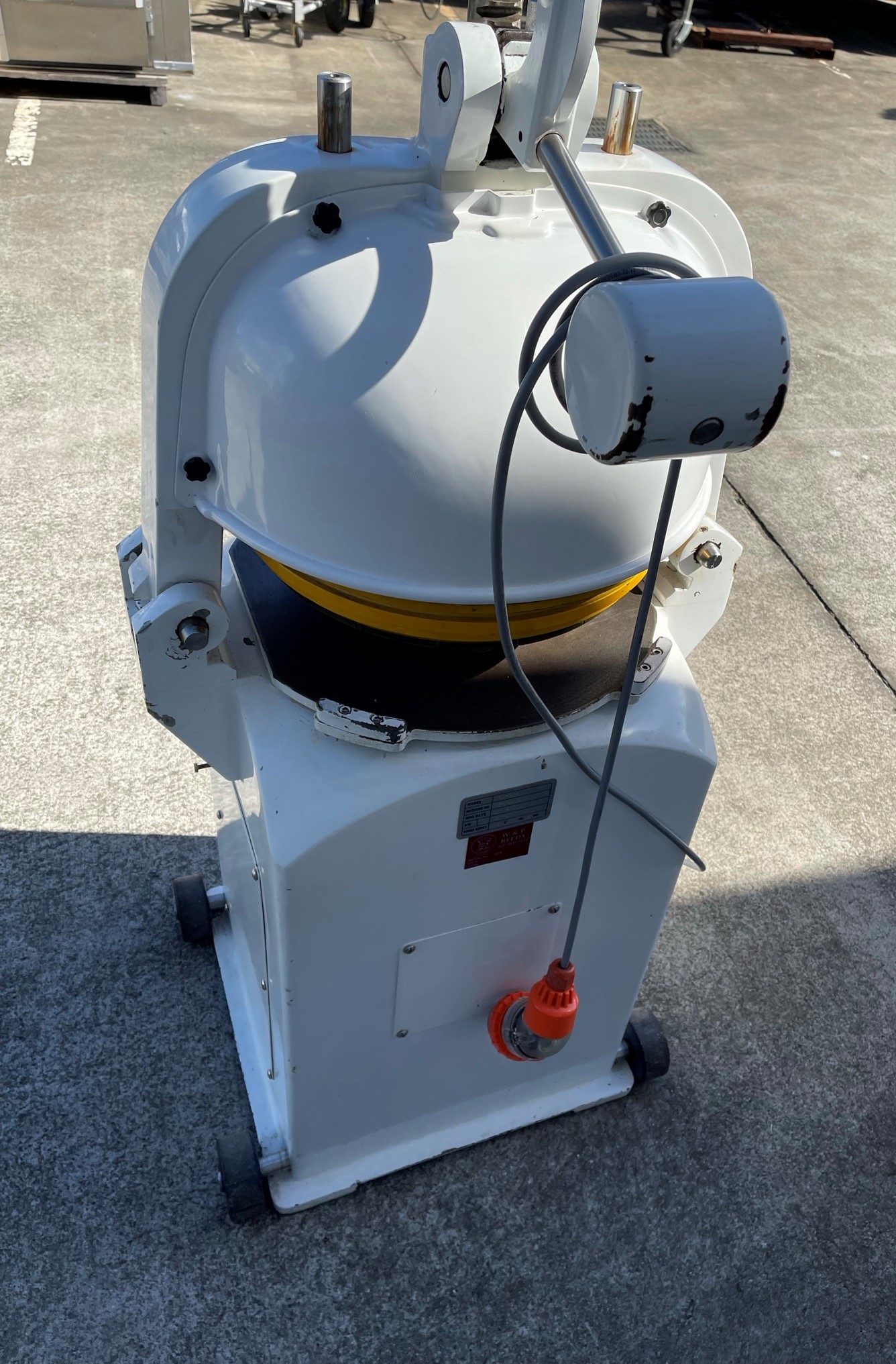 Sinmag Bun Divider Rounder 21BD004 » Australian Bakery Equipment Supplies