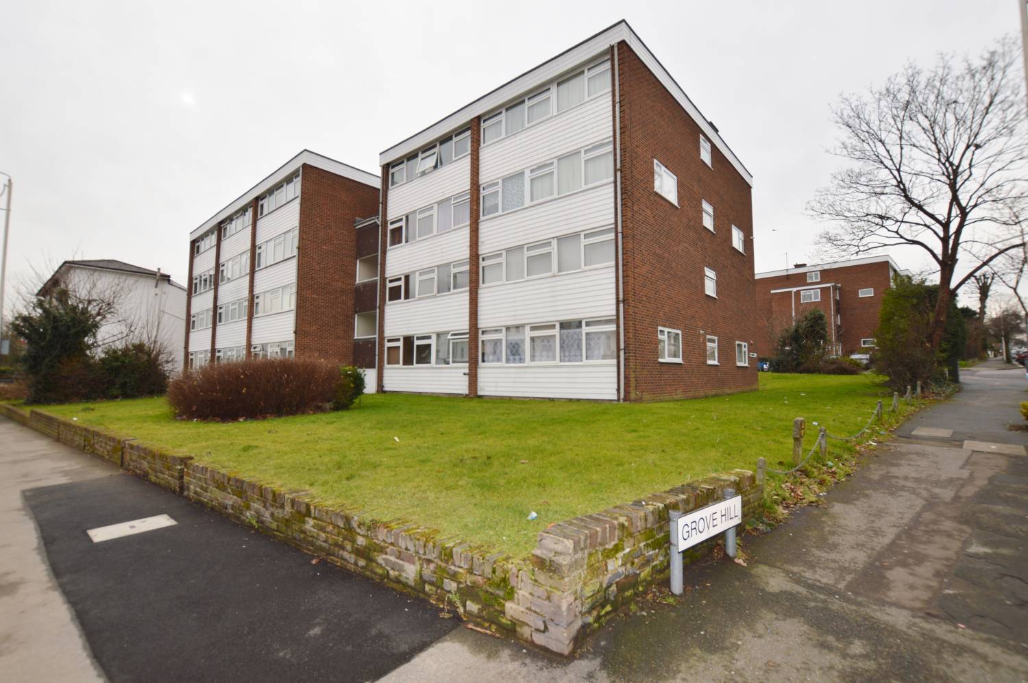 2 Bedroom Apartment, The Chiltons, South Woodford, E18 2JQ Abidins