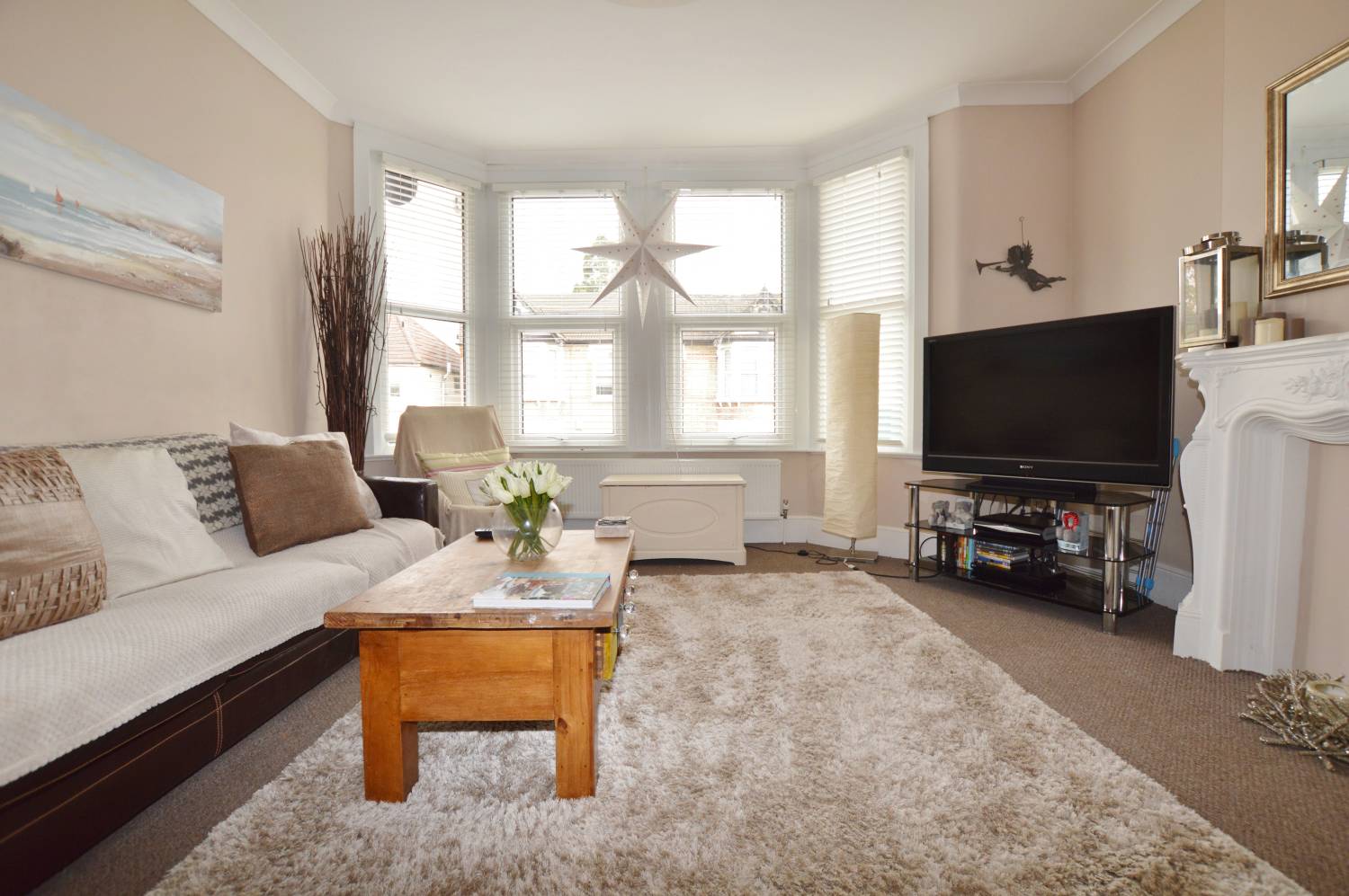 2 Bedroom First Floor Flat, Castleton Road, E17 4AR Abidins