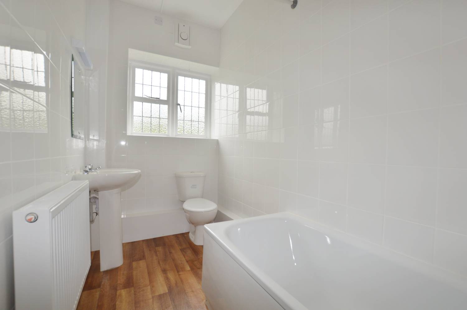 3 bedroom Flat, Snaresbrook Hall, South Woodford, E18 2EJ Abidins