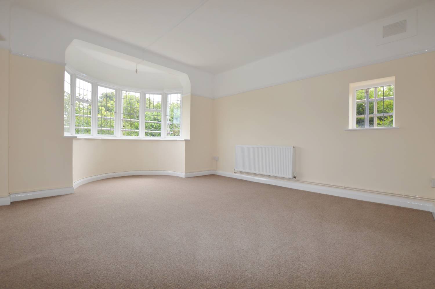 3 bedroom Flat, Snaresbrook Hall, South Woodford, E18 2EJ Abidins