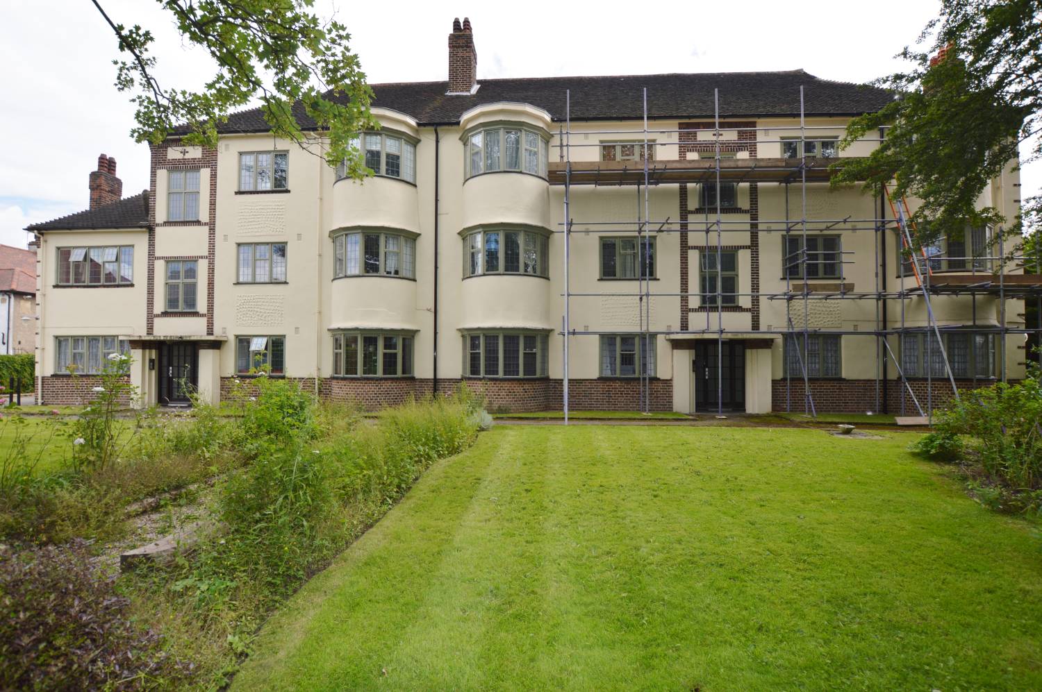 3 bedroom Flat, Snaresbrook Hall, South Woodford, E18 2EJ Abidins