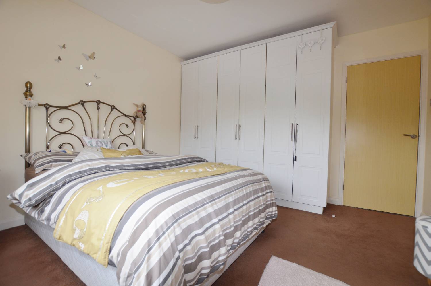 2 Bedroom Purpose Built Flat, Barnes Court, IG8 7NJ Abidins