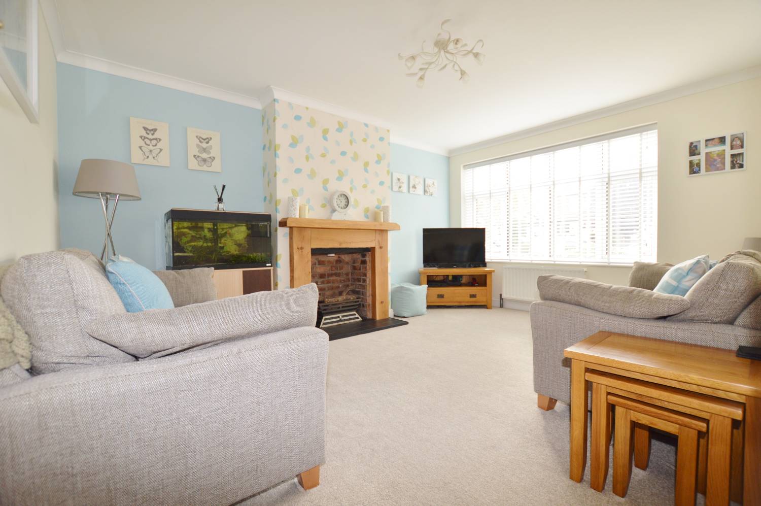 College Gardens, Chingford, London, E4 7LP Abidins