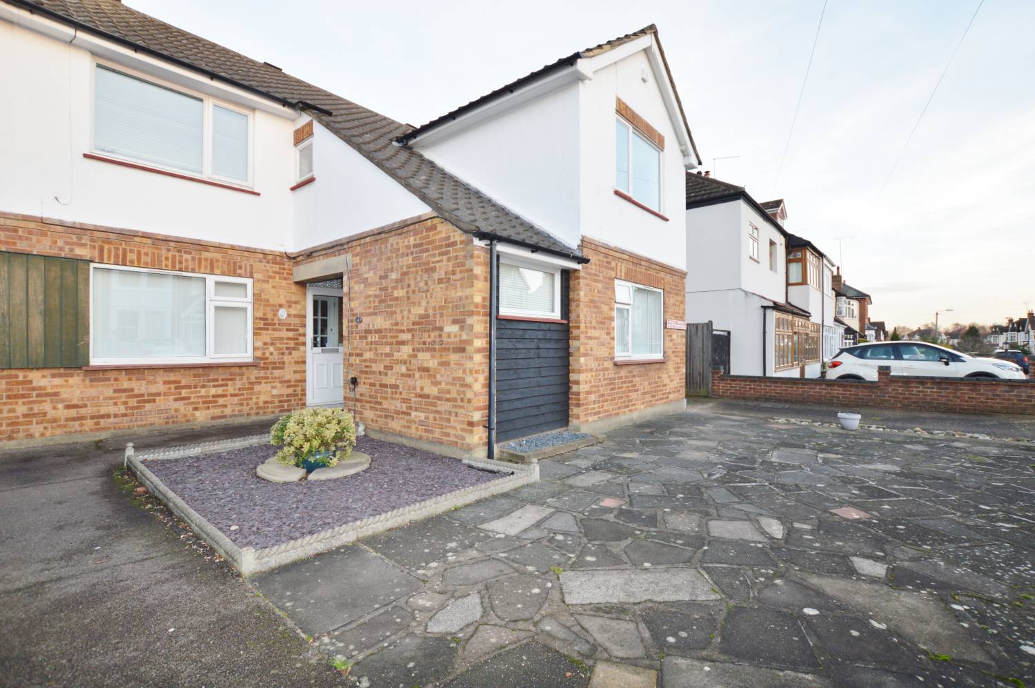 2 Bedroom Algers Road, Loughton, IG10 4NG Abidins