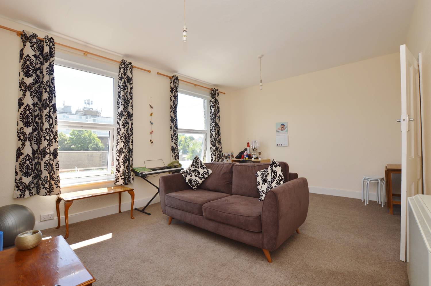 1 Bedroom Flat, Kingswood Road, Leytonstone, E11 1SF Abidins
