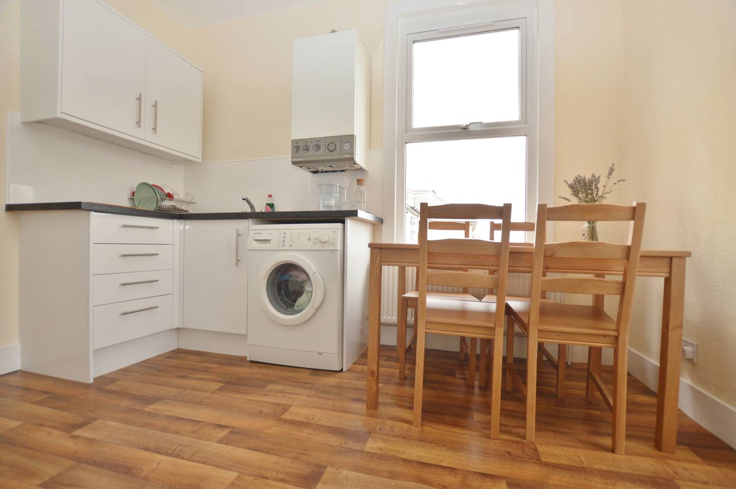 1 Bedroom Flat, Canfield Road, Woodford Green, IG8 8JL Abidins